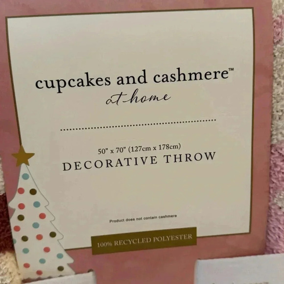 NWT Cupcakes and Cashmere Pink White Viral Snowman Throw Christmas - Picture 5 of 8
